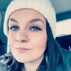 Meet your Posher, Elise